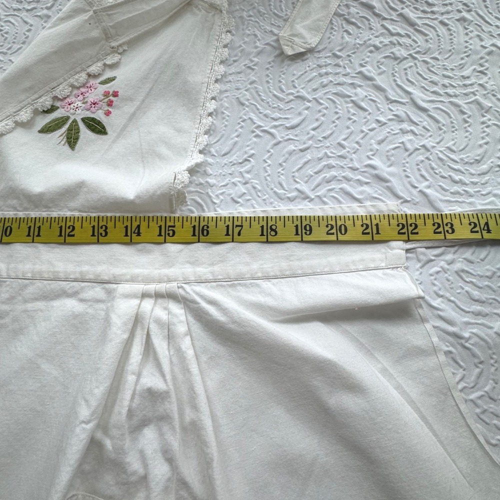 Embroidered Apron White‎ Floral - Picture 6 of 8